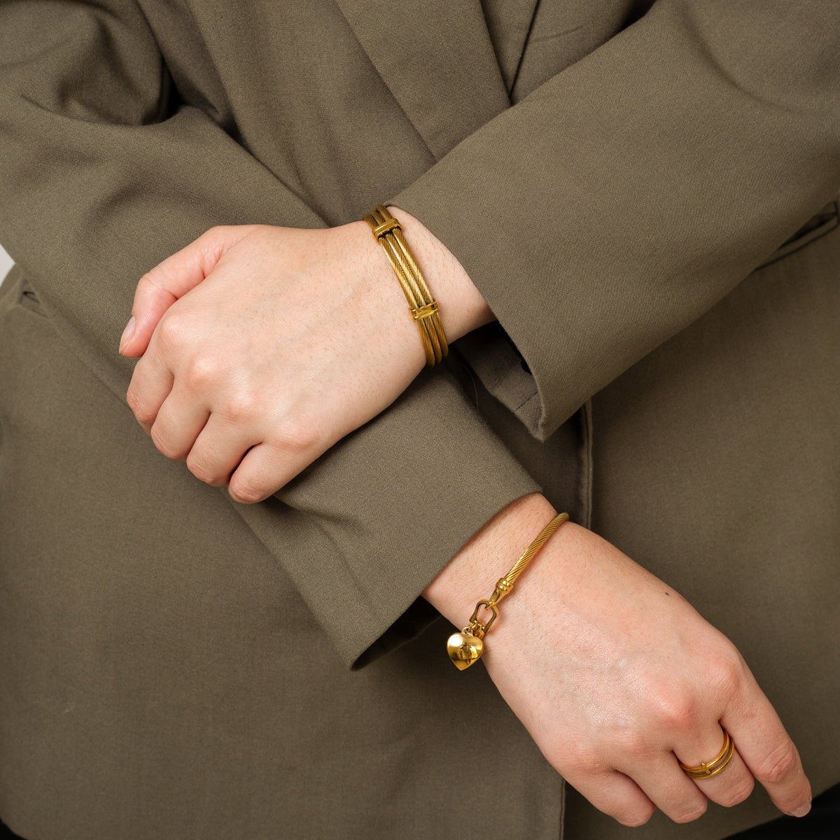 18K Gold Plated Wire Bracelet