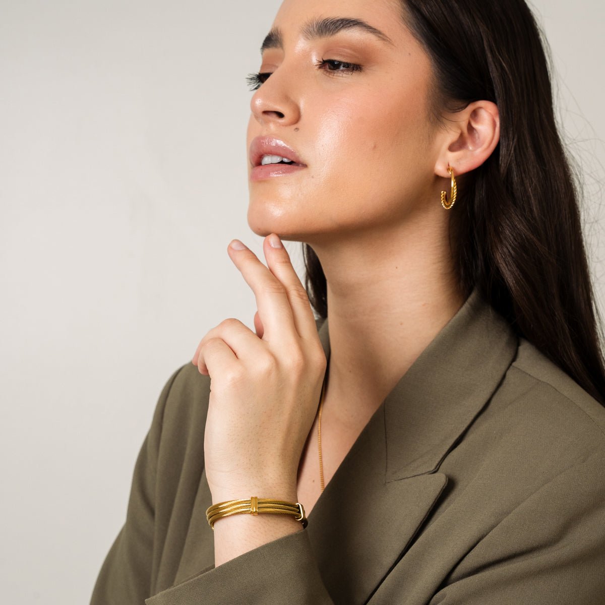 18K Gold Plated Wire Bracelet