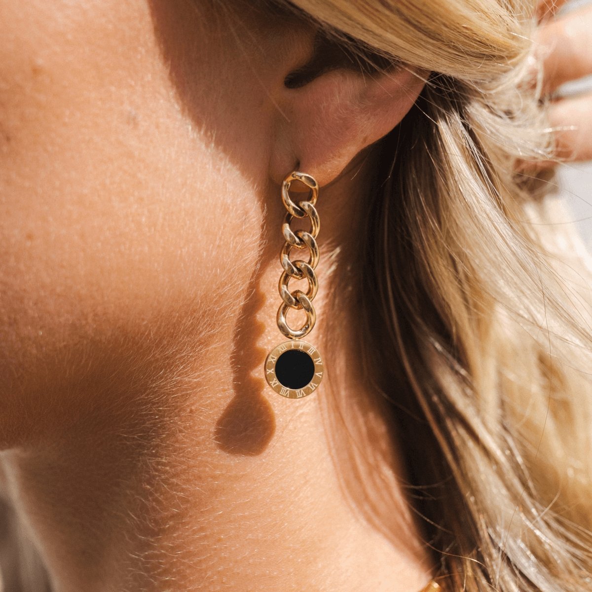 Earring Glamor Onyx Stone Chain 18K Gold Plated